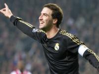 FB体育娱乐-黄蜂蜂暴席卷篮网，西亚卡姆一锤定音定江山