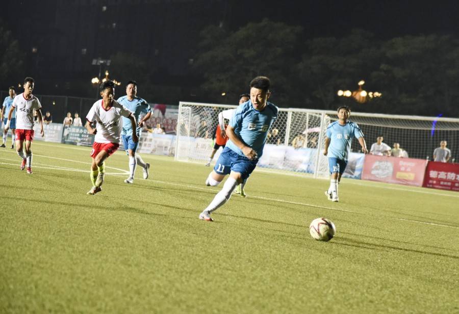 足球赛事掀起热潮,精彩纷呈 足球赛事掀起热潮,精彩纷呈