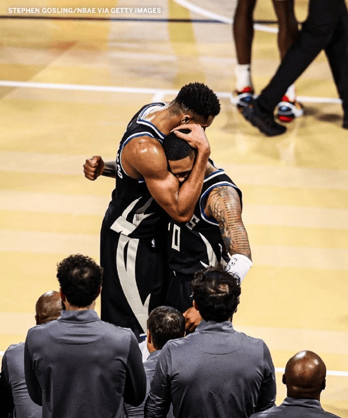 雄鹿B队绝地反击马刺,利拉德三分雨点燃全场的简单介绍 雄鹿B队绝地反击马刺,利拉德三分雨点燃全场的简单介绍