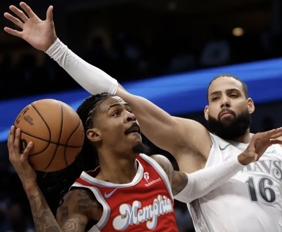 灰熊主场惨败爵士,球队防守漏洞暴露 灰熊主场惨败爵士,球队防守漏洞暴露