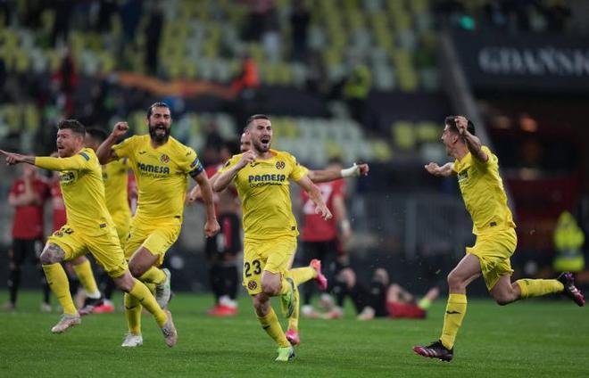 包含塞维利亚对阵比利亚雷亚尔：希望取得胜利的词条